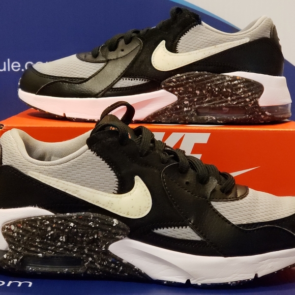 Nike Air Max Excee Kids Size 5y